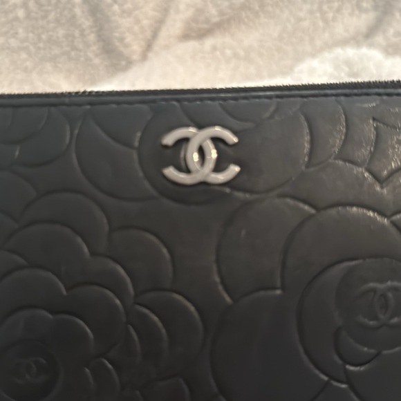 Authentic Chanel black floral design leather Clutch 8.5x5.5 - Picture 10 of 10